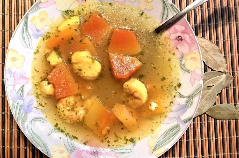 FISH SHRIMP AND GREEN PAPAYA SOUP