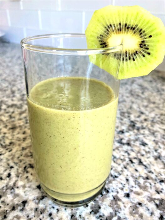 AIP-friendly kale, kiwi, mango, and banana smoothie, anti-inflammatory, packed with vitamins, antioxidants, and fiber, perfect for a healthy, nutrient-dense drink.