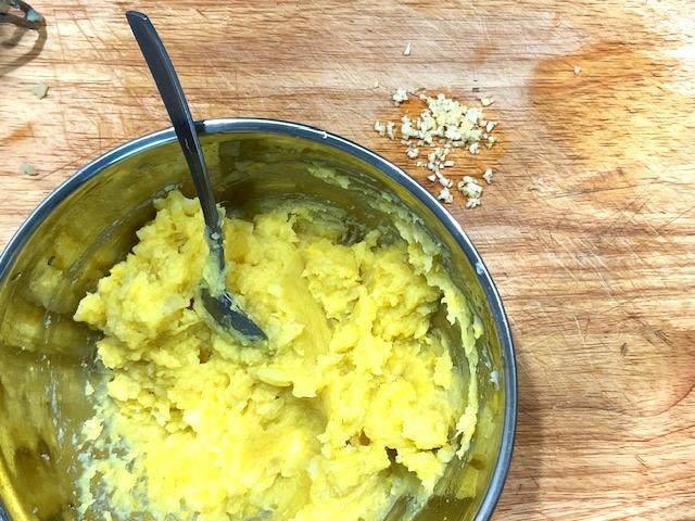 Ghee Mashed Sweet Potatoes - Mashed sweet potatoes, ready to be mixed with ghee and garlic, perfect for AIP reintroduction and nightshades-free diets.