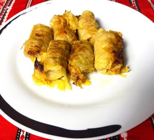 Romanian Cabbage Rolls (Sarmale) on a plate – gluten-free, dairy-free, traditional Romanian recipe, perfect for AIP reintroduction and healthy diets.