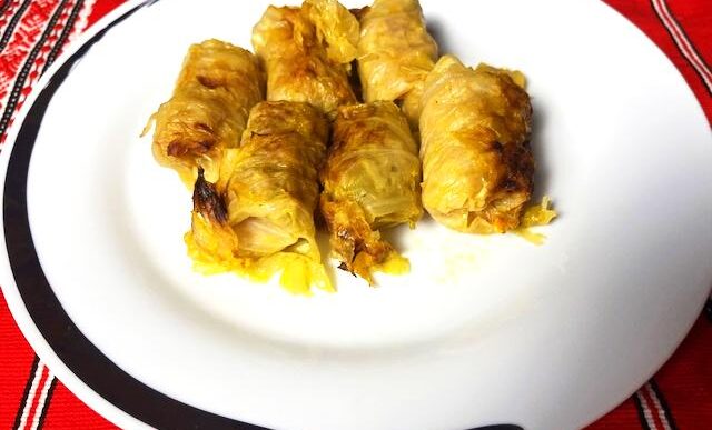 Romanian Cabbage Rolls (Sarmale) on a plate – gluten-free, dairy-free, traditional Romanian recipe, perfect for AIP reintroduction and healthy diets.